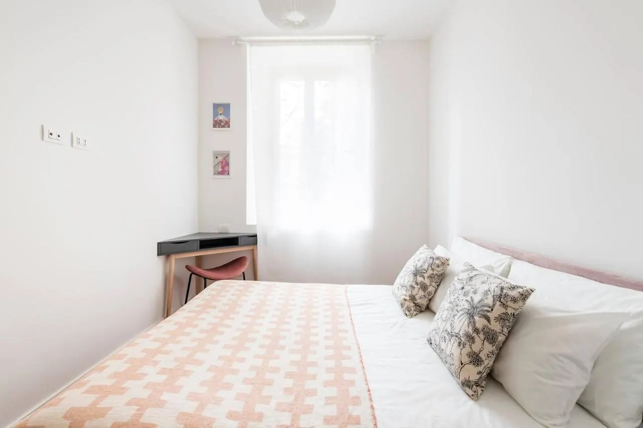 Apartment Bocconi 2 Camere In Stile Corte Milanese