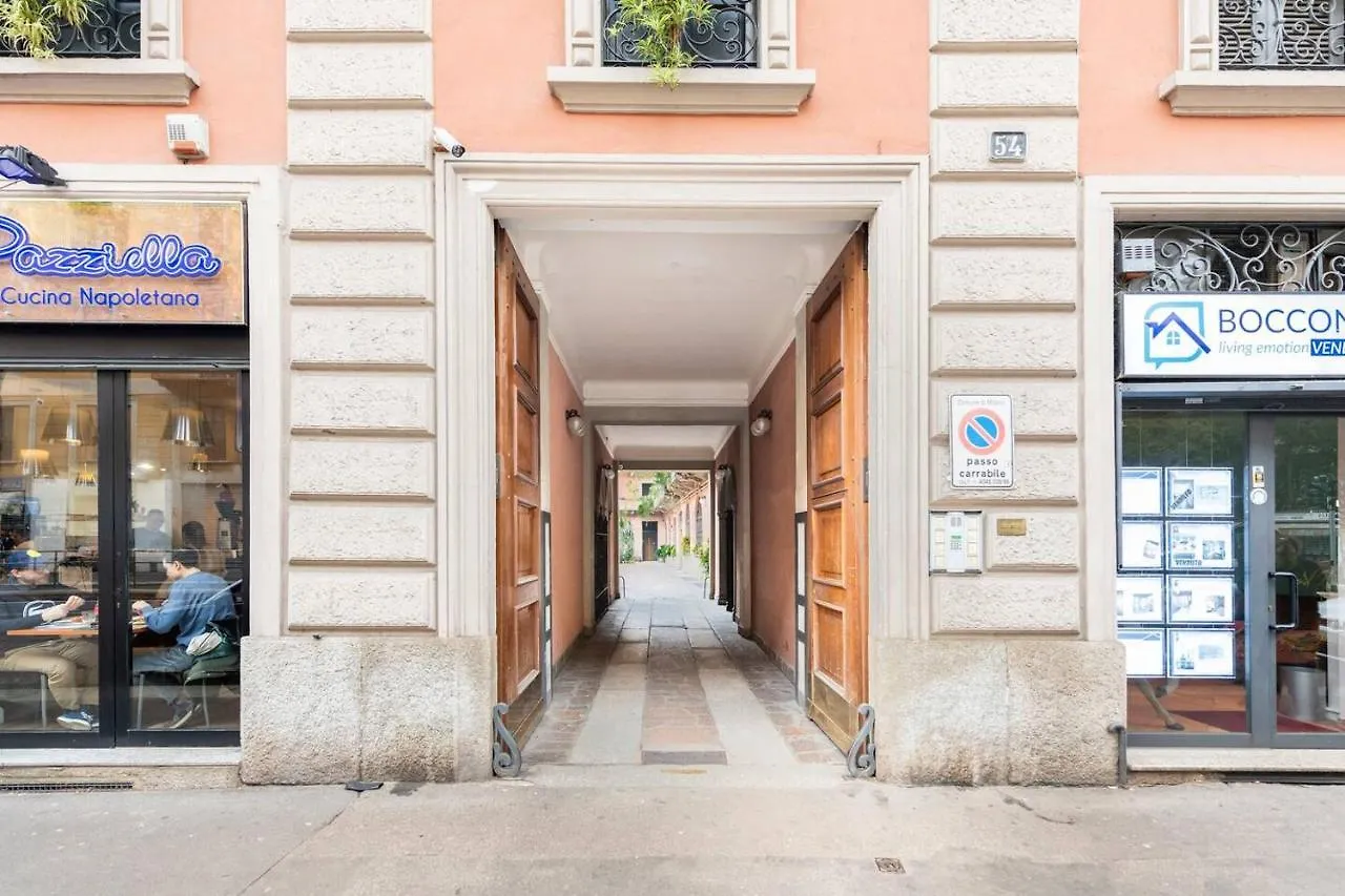 Bocconi 2 Camere In Stile Corte Milanese Apartment